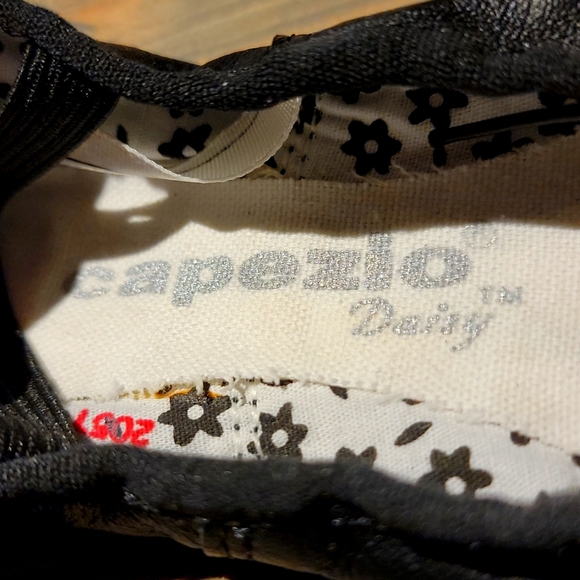 Capezio Full Sole Leather Daisy Shoe - 205T - Picture 2 of 10